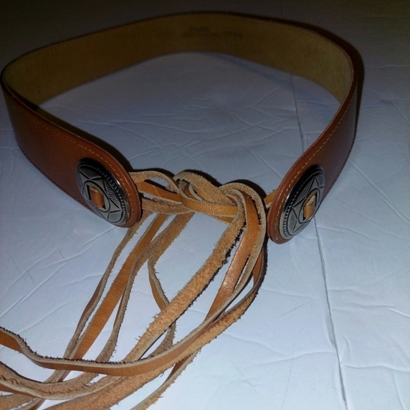 Womens Western Leather Belt with Leather Tassels that tie. SIZE 27/29 - Picture 1 of 8